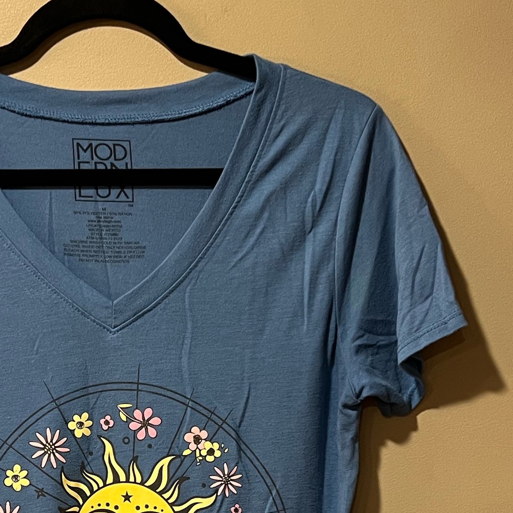 Modern Lux Blue T-Shirt with Sun & Floral Medallion Front - Picture 7 of 11